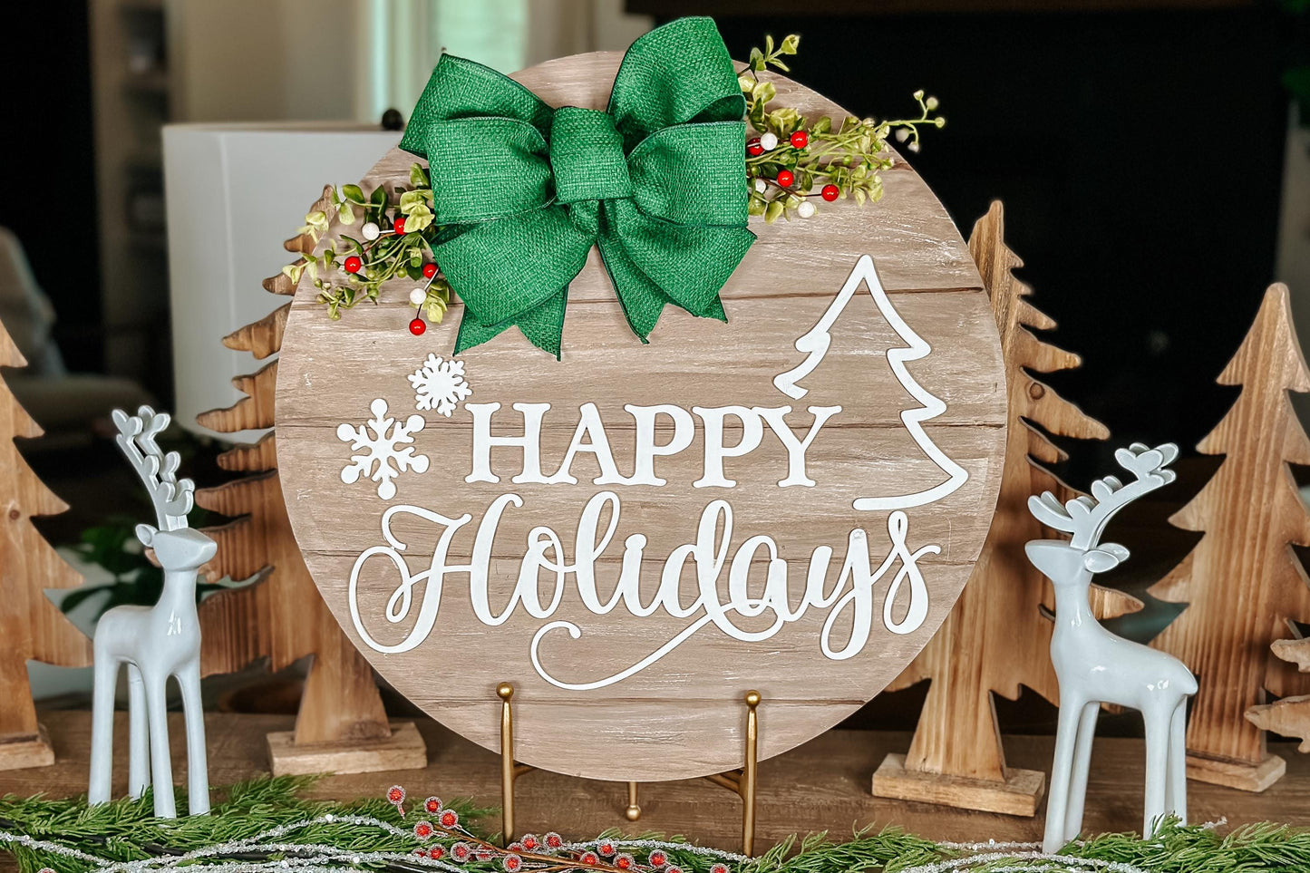 Happy Holidays Laser Cut File SVG | Christmas Door Hanger with Tree & Snowflakes | Holiday Round Sign SVG Laser Template