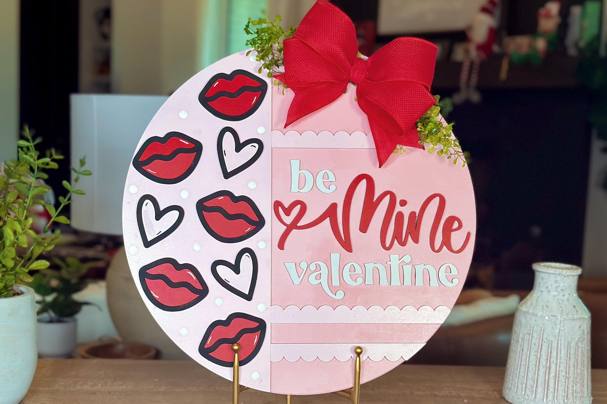 Be Mine Valentine SVG Laser Cut File, Kiss and Heart Door Hanger Template, Round Valentine Sign Design, Glowforge & Xtool Compatible