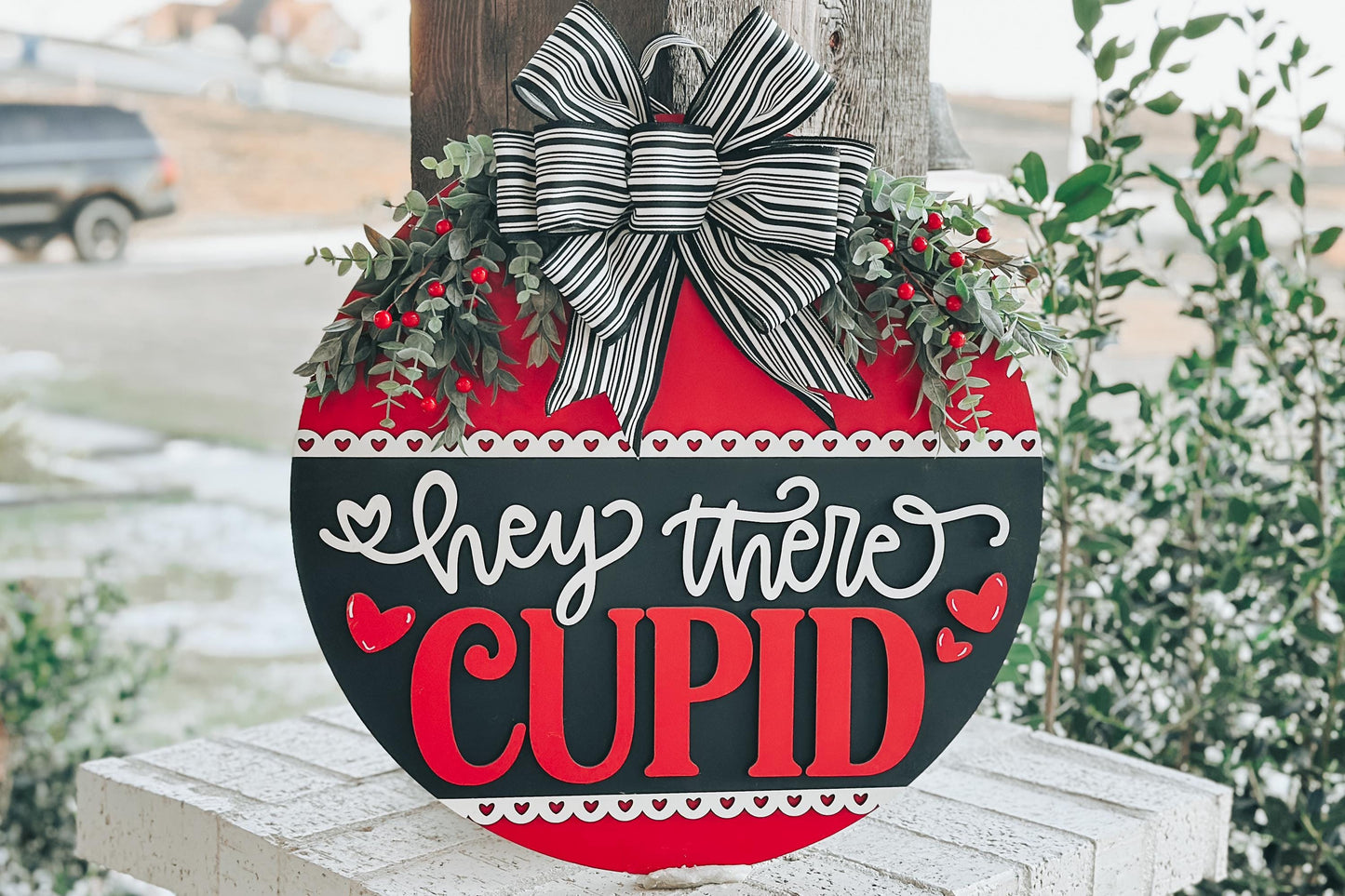 Hey There Cupid Door Hanger SVG | Valentine’s Day Round Door Sign Laser Cut File | Romantic Decor Glowforge SVG