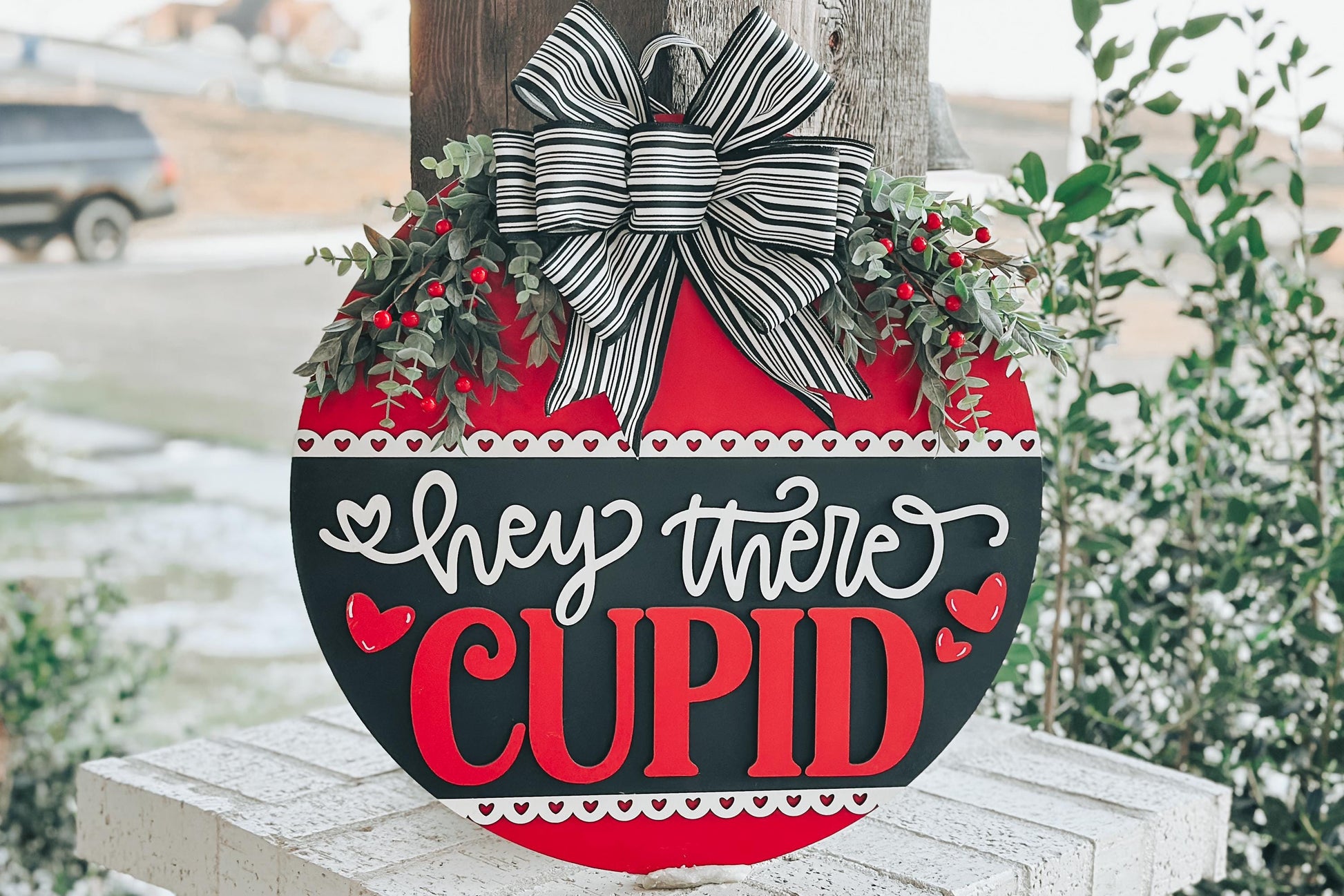 Hey There Cupid Door Hanger SVG | Valentine’s Day Round Door Sign Laser Cut File | Romantic Decor Glowforge SVG