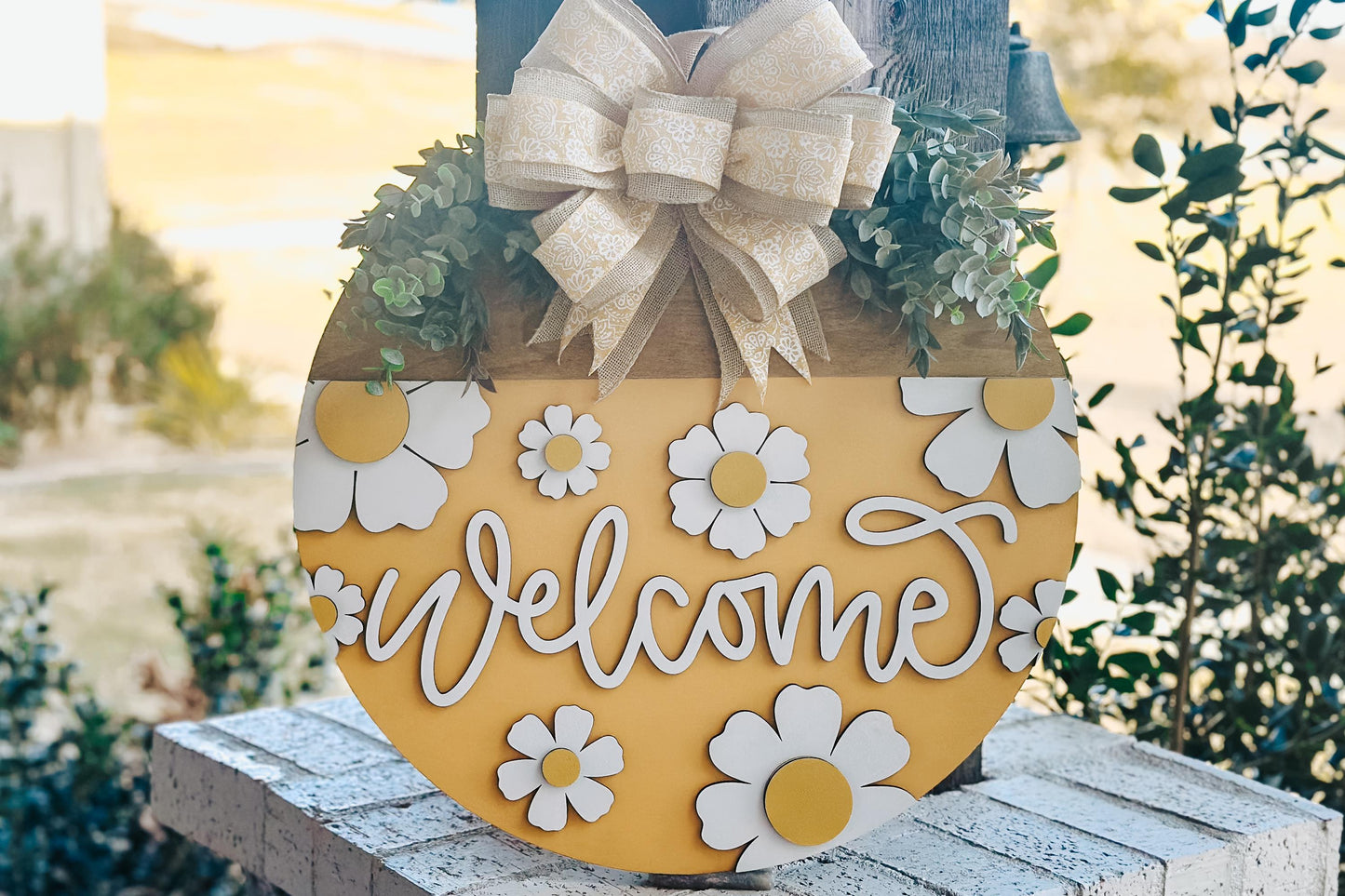 Welcome Sign SVG for Laser Cutters, Floral Door Hanger Design, Daisy Welcome Round, Glowforge Laser File, Summer Porch Decor, Flowers Sign