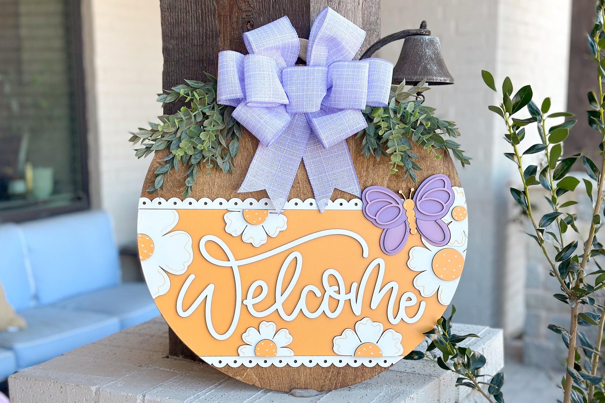 Welcome Door Hanger SVG, Floral and Butterfly Laser Cut File, Spring Round Sign Design, Glowforge SVG, Xtool, Farmhouse Decor