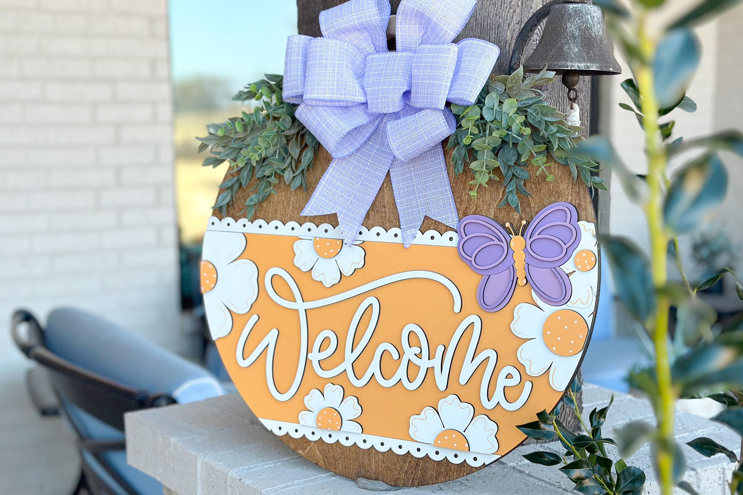 Welcome Door Hanger SVG, Floral and Butterfly Laser Cut File, Spring Round Sign Design, Glowforge SVG, Xtool, Farmhouse Decor