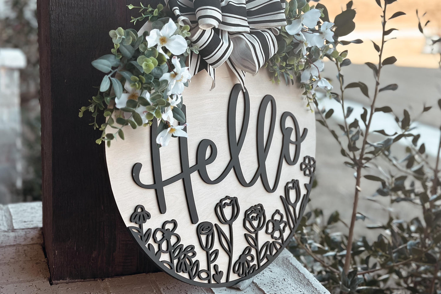 Hello Door Hanger SVG, Floral Laser Cut File, Round Sign Design, Glowforge SVG, Xtool, Farmhouse Welcome Decor, Floral Door Hanger, Daisy