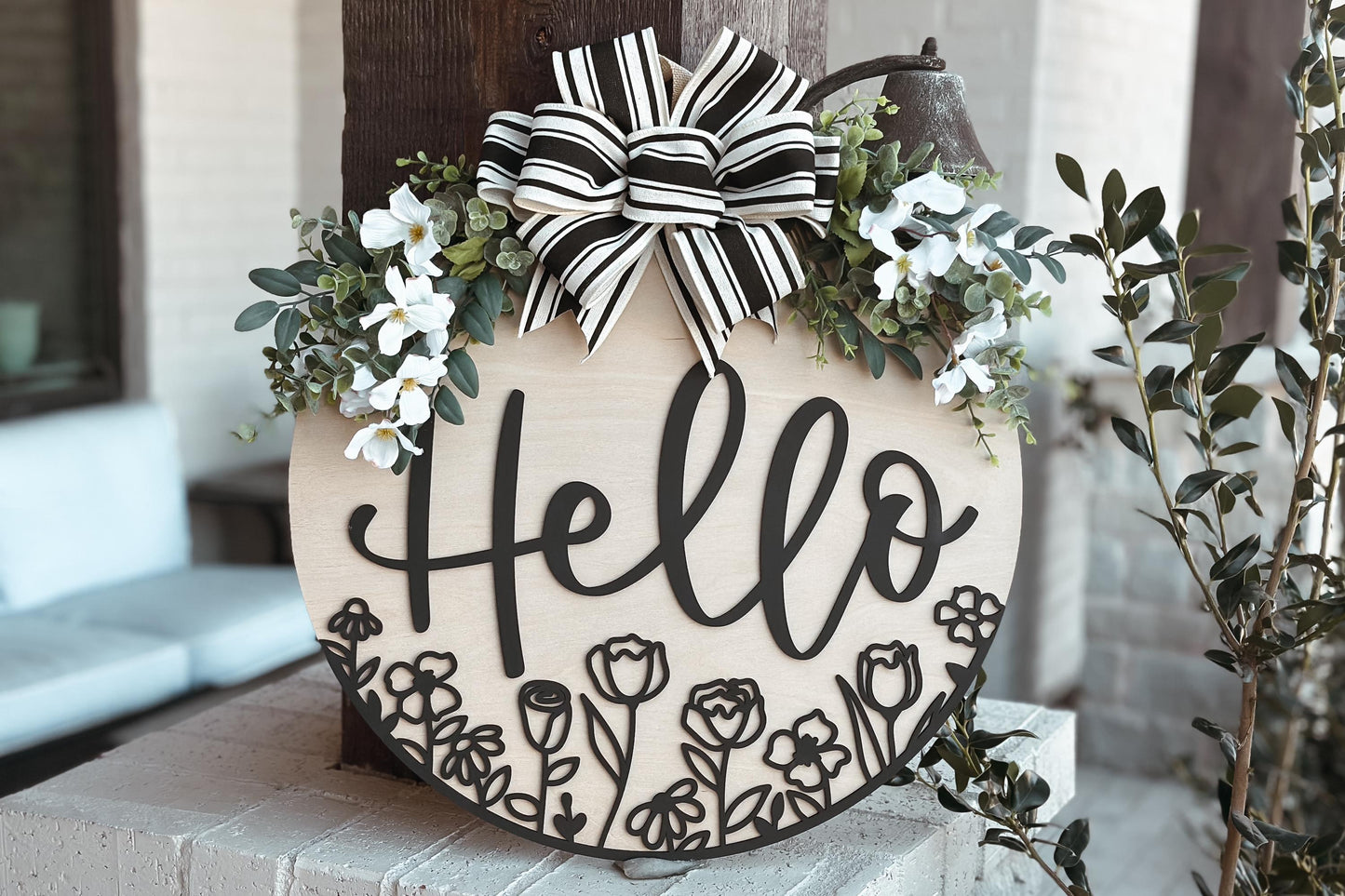 Hello Door Hanger SVG, Floral Laser Cut File, Round Sign Design, Glowforge SVG, Xtool, Farmhouse Welcome Decor, Floral Door Hanger, Daisy