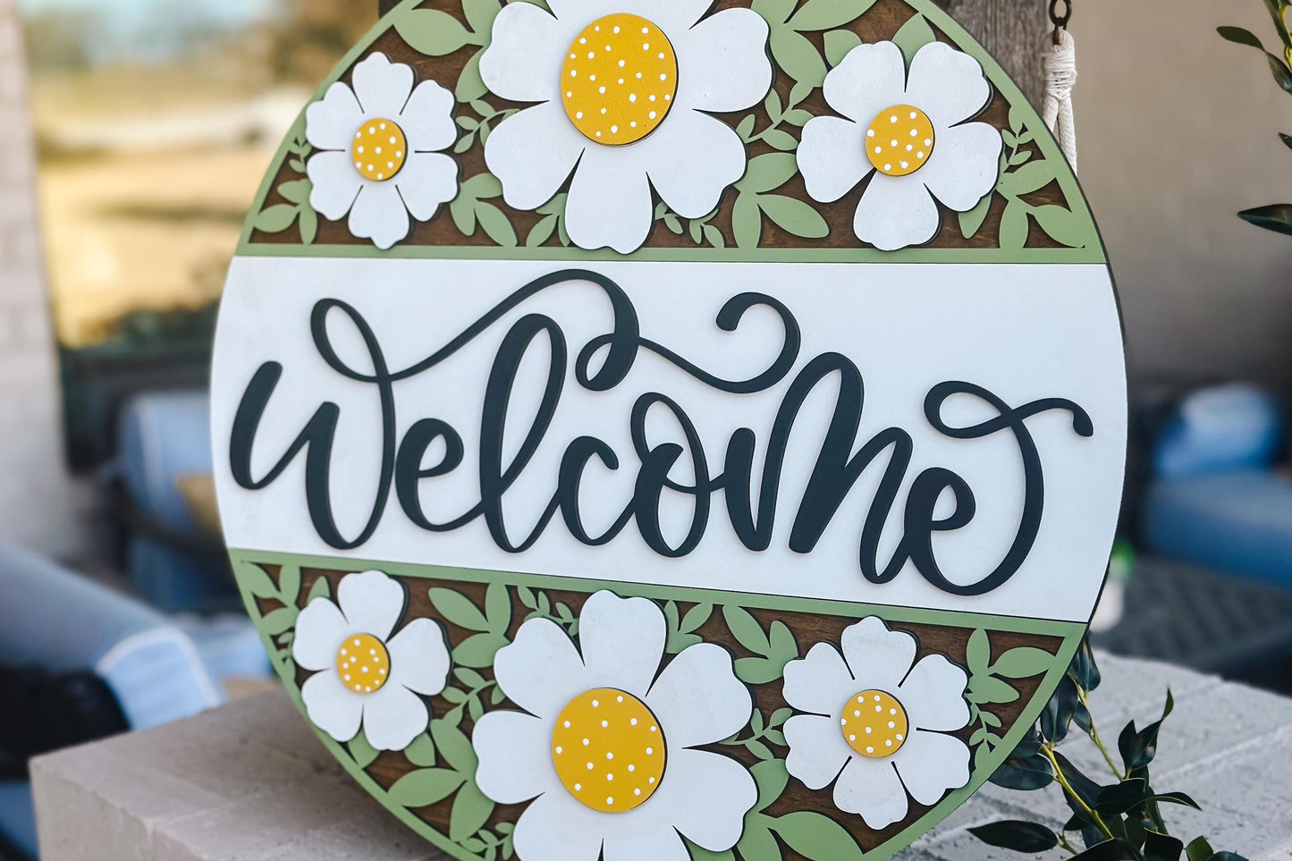 Welcome Sign SVG Laser Cut File - Daisy Floral Round Door Hanger Design - Glowforge, Xtool, Cricut Compatible - DIY Home Decor