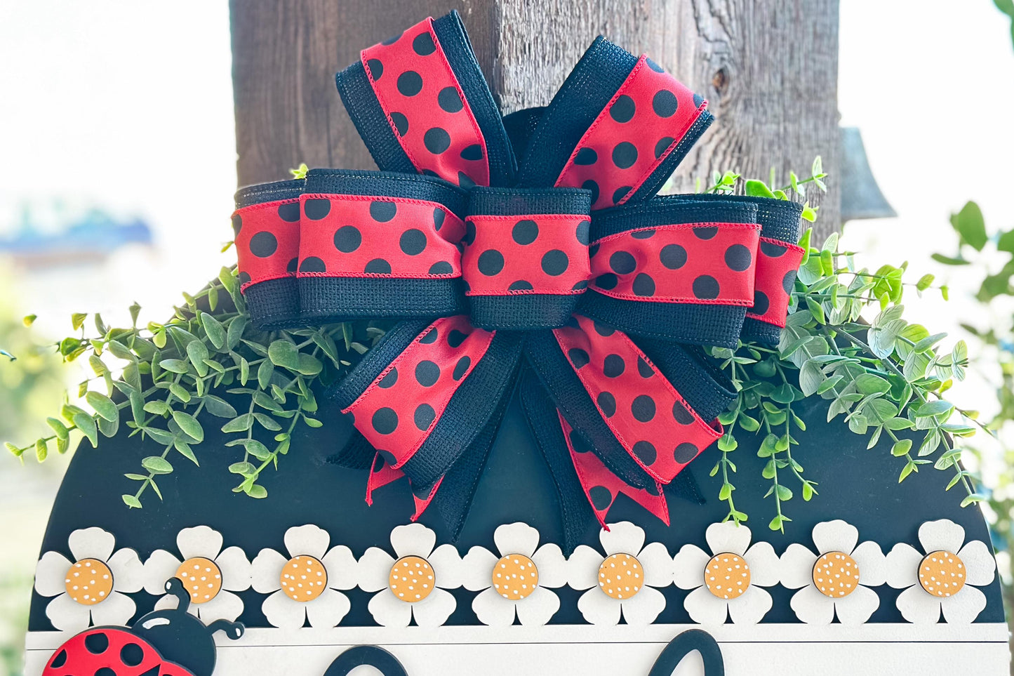 Hello Ladybug Door Hanger SVG, Round Laser Cut File for Glowforge, Customizable Farmhouse Welcome Sign, Spring Front Door Decor
