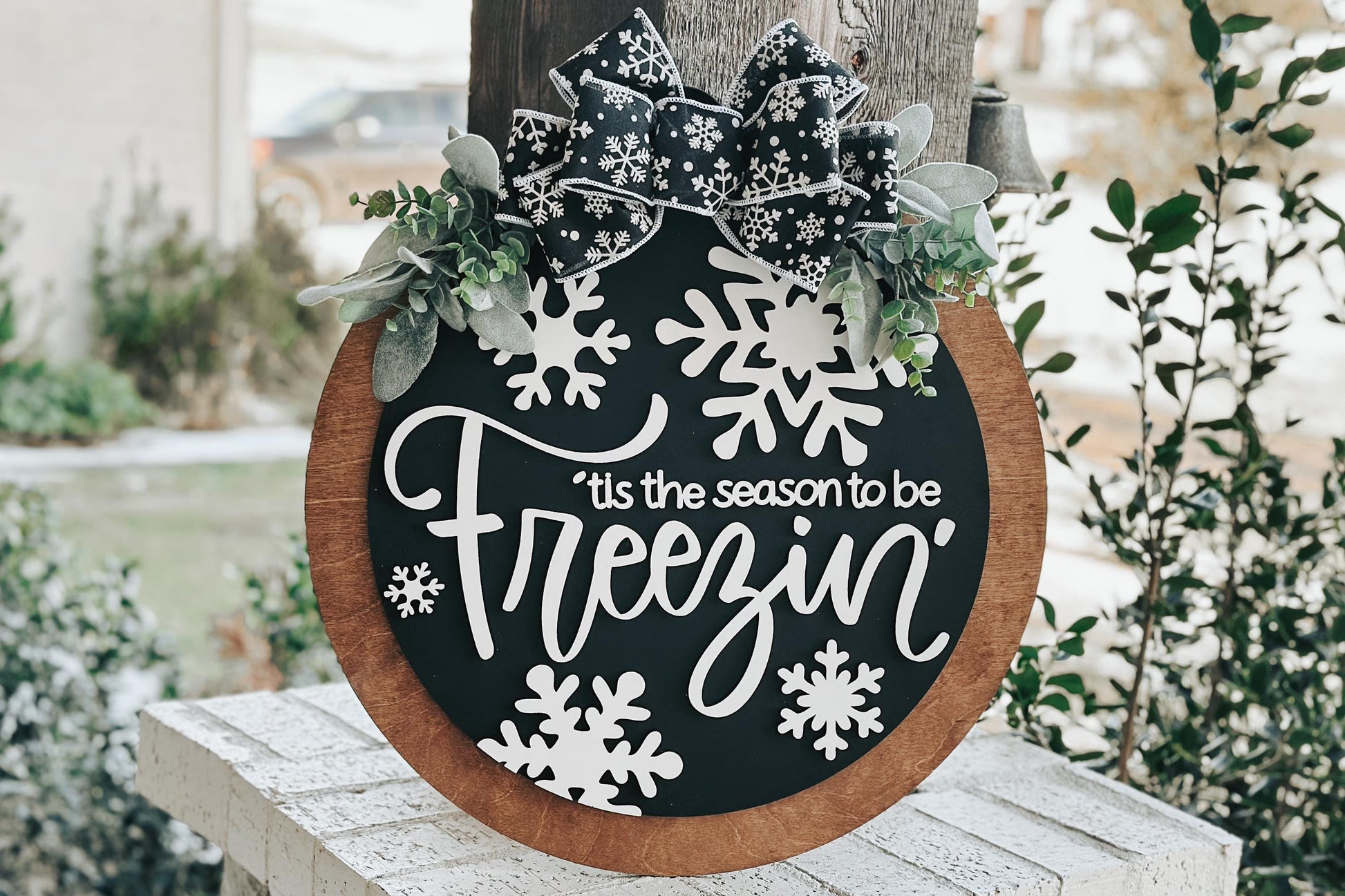 Tis the Season to Be Freezin’ Door Hanger SVG | Winter Round Door Sign Laser Cut File | Snowflake Holiday Decor Glowforge SVG