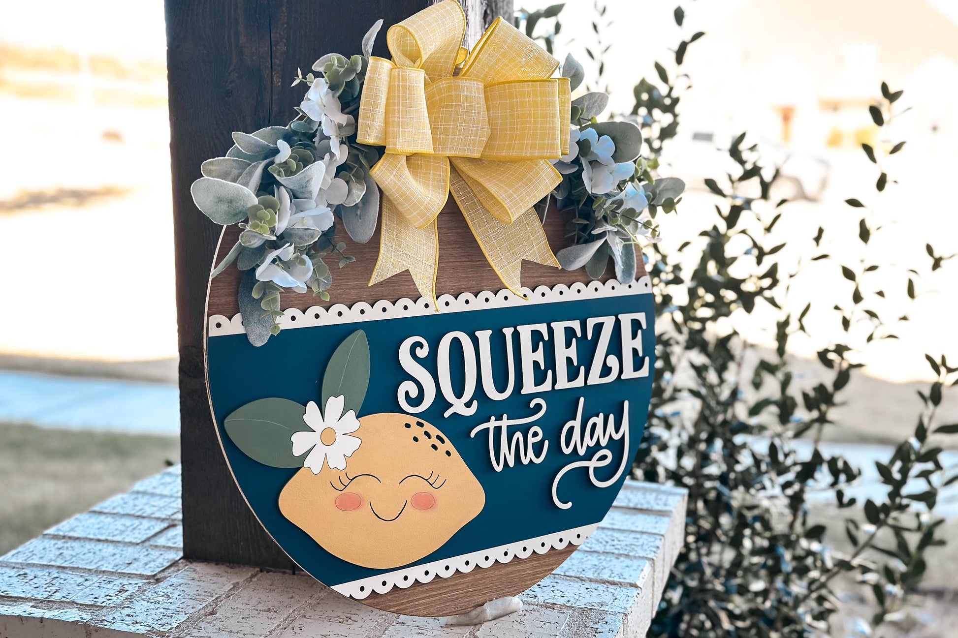 Squeeze the Day Lemon Round Door Hanger SVG – Laser Cut File for DIY Home Decor, Summer Lemonade Sign Template, Glowforge & Xtool Compatible