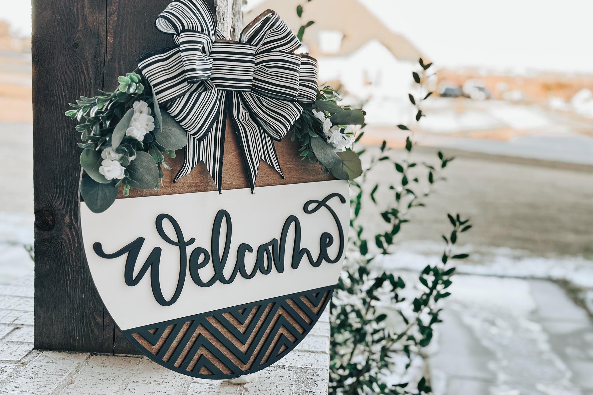 Welcome Door Hanger SVG – Round Layered Laser Cut File for DIY Home Decor, Modern Farmhouse Welcome Sign Template, Geometric Door Hanger svg