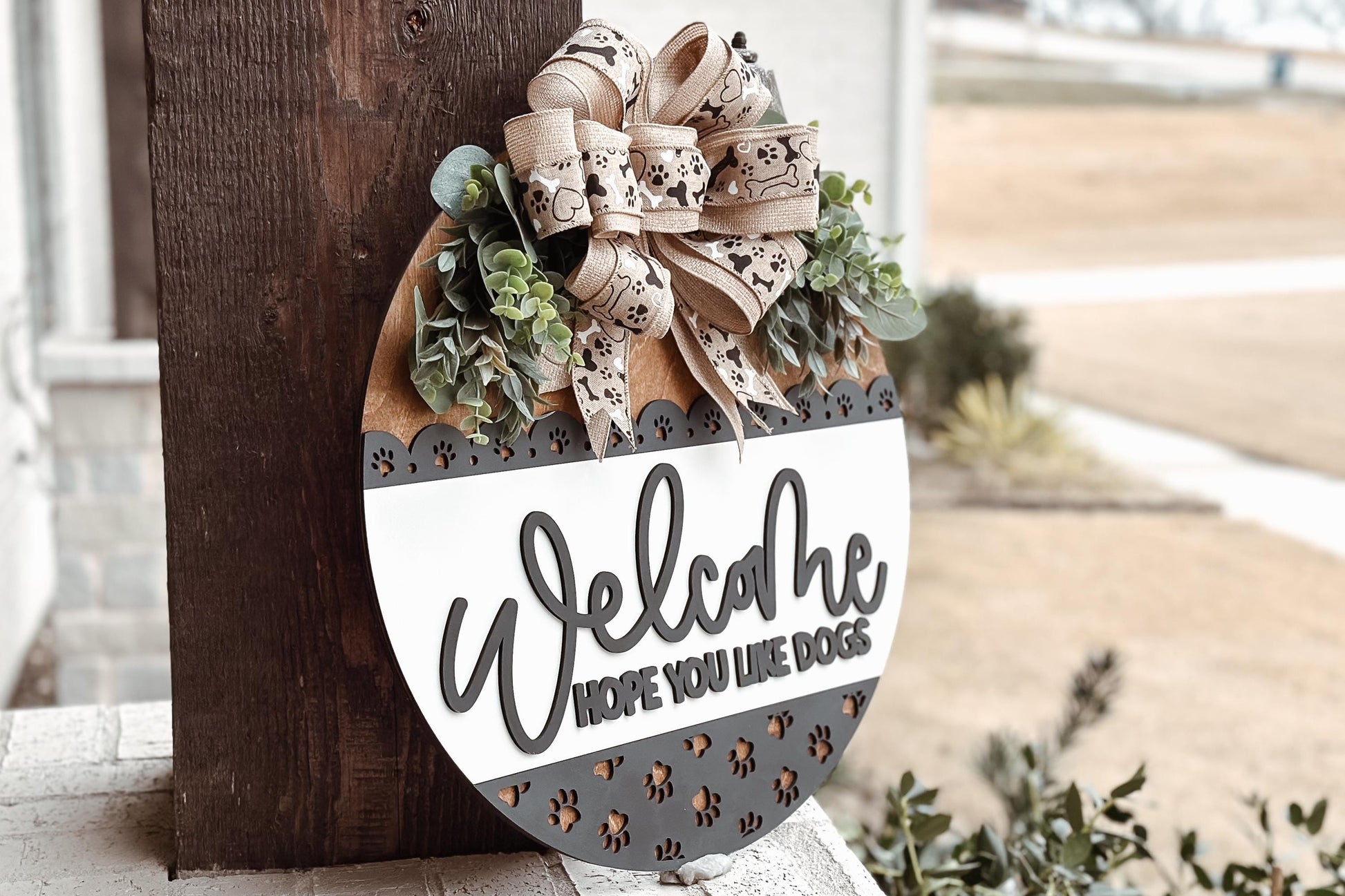 Welcome Hope You Like Dogs Laser Cut File SVG | Paw Print Round Door Hanger | Dog Lover Home Decor | Glowforge Xtool File | Dog Sign SVG