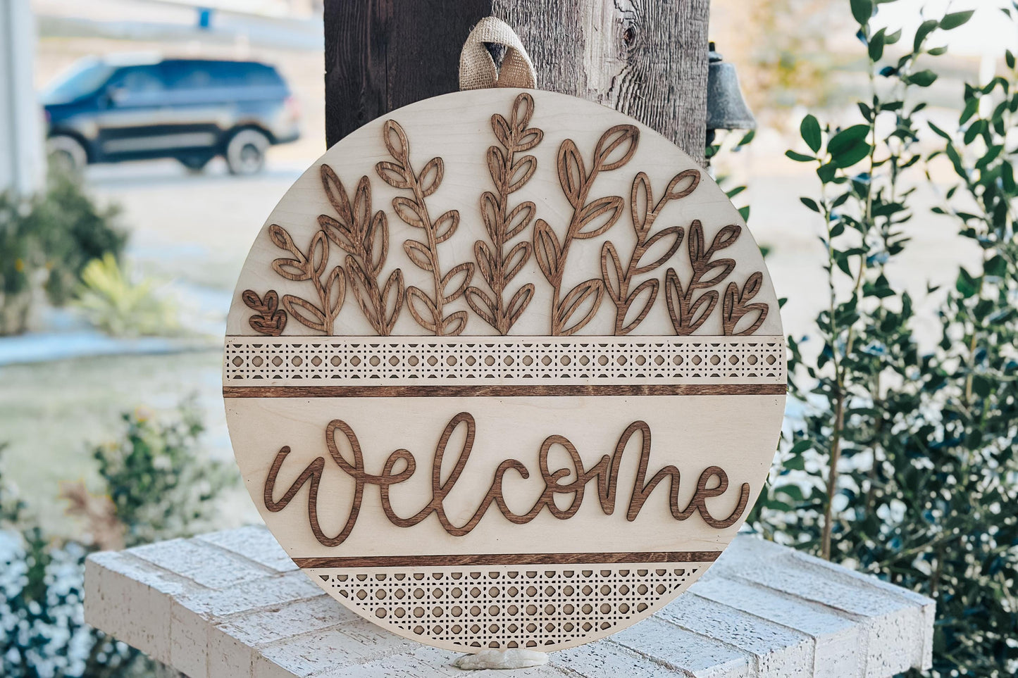 Welcome Sign Laser Cut File SVG | Layered Floral Door Hanger Design | Rustic Round Wood Sign for Glowforge & Xtool | Rattan Welcome Sign svg