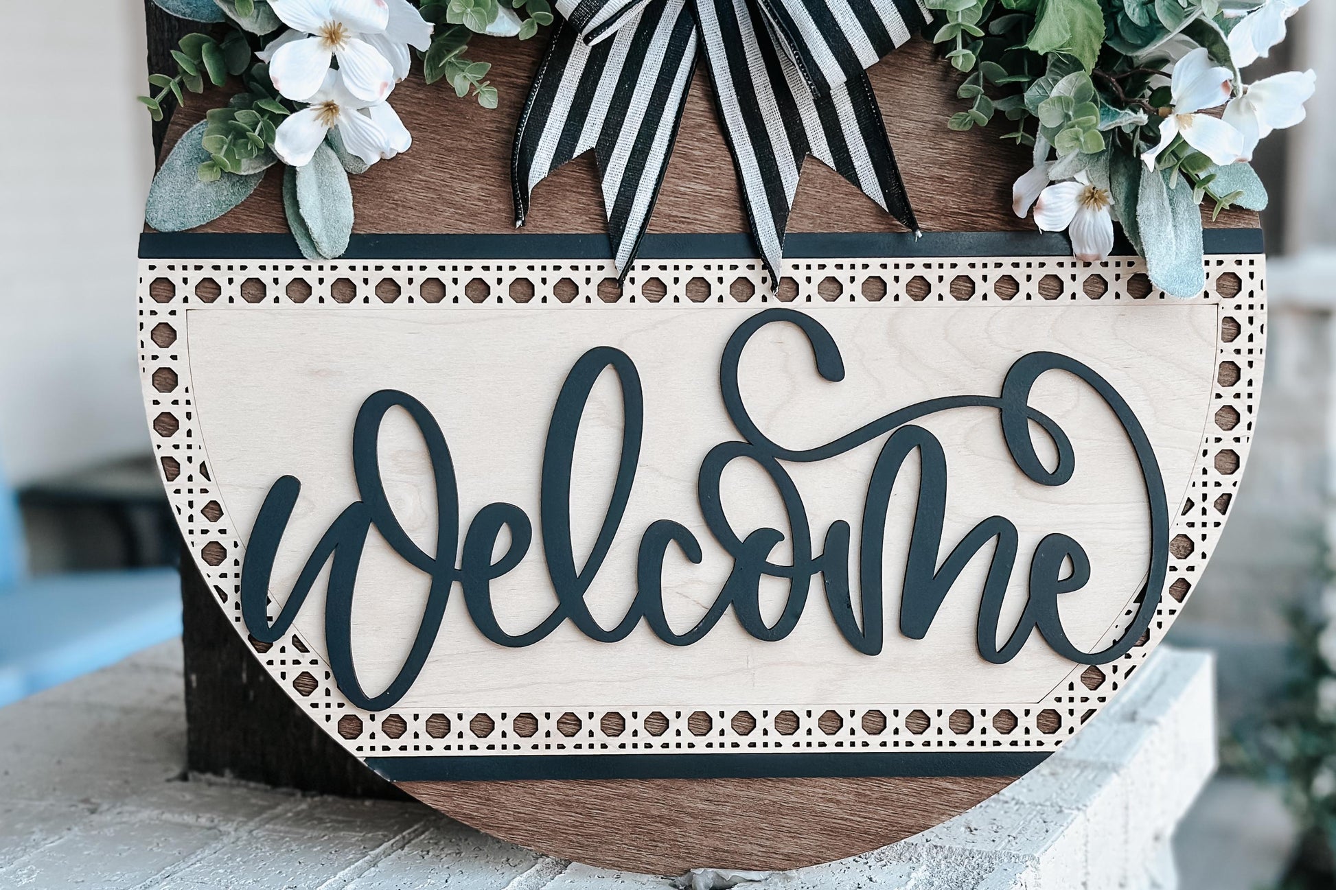 Welcome Sign SVG for Laser Cutting, Round Door Hanger File, Farmhouse Home Decor Design, Glowforge Ready, Floral Welcome Sign Laser SVG