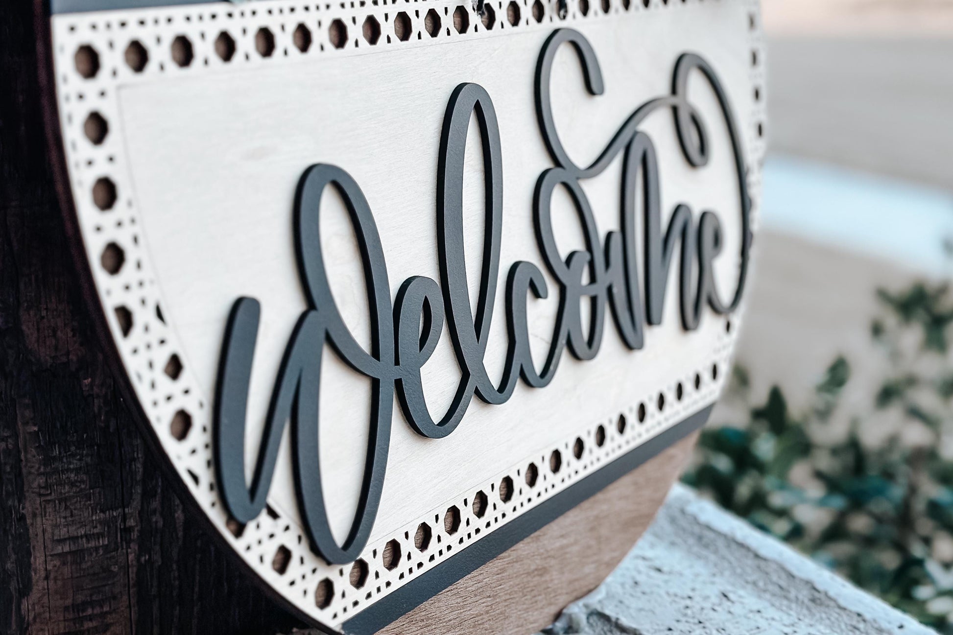 Welcome Sign SVG for Laser Cutting, Round Door Hanger File, Farmhouse Home Decor Design, Glowforge Ready, Floral Welcome Sign Laser SVG