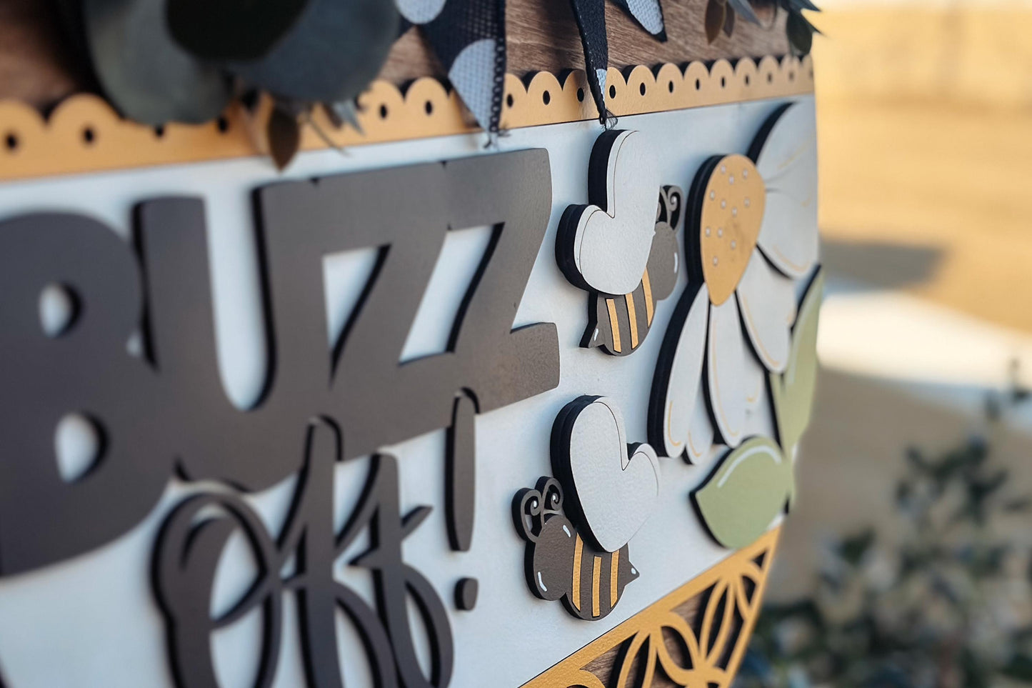 Buzz Off Bee Door Hanger SVG Laser Cut File, Honeybee Daisy Round Sign, Funny Farmhouse Door Sign, Glowforge Laser File, Spring Decor