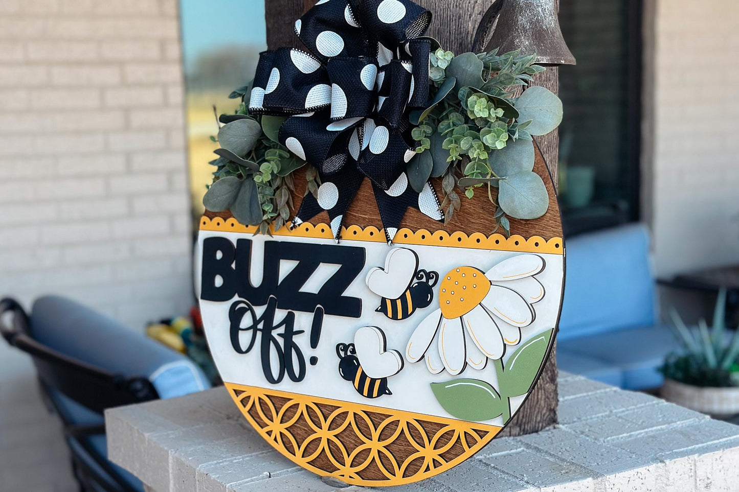 Buzz Off Bee Door Hanger SVG Laser Cut File, Honeybee Daisy Round Sign, Funny Farmhouse Door Sign, Glowforge Laser File, Spring Decor