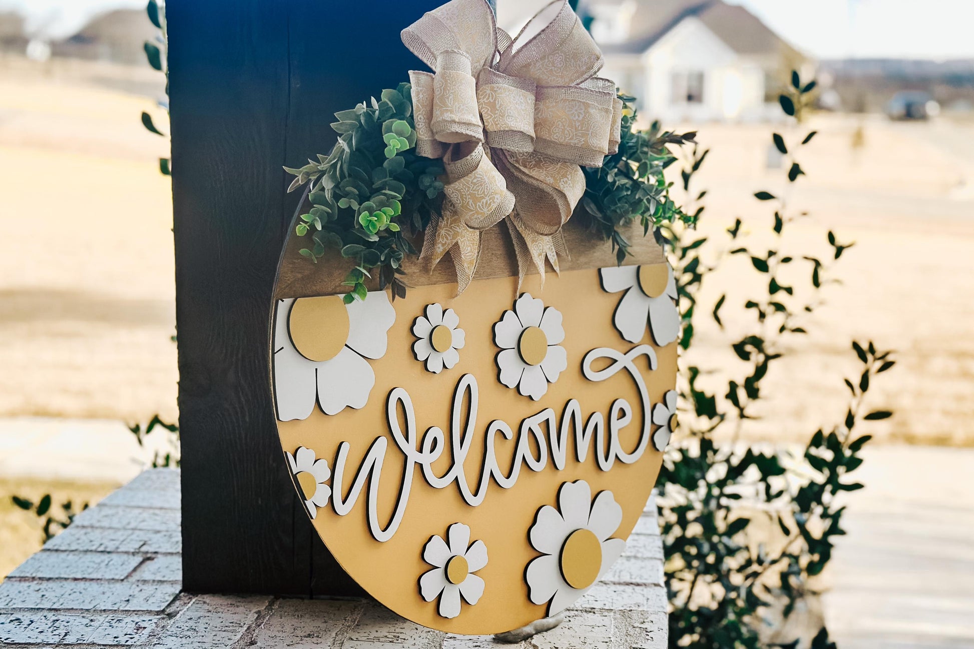 Welcome Sign SVG for Laser Cutters, Floral Door Hanger Design, Daisy Welcome Round, Glowforge Laser File, Summer Porch Decor, Flowers Sign