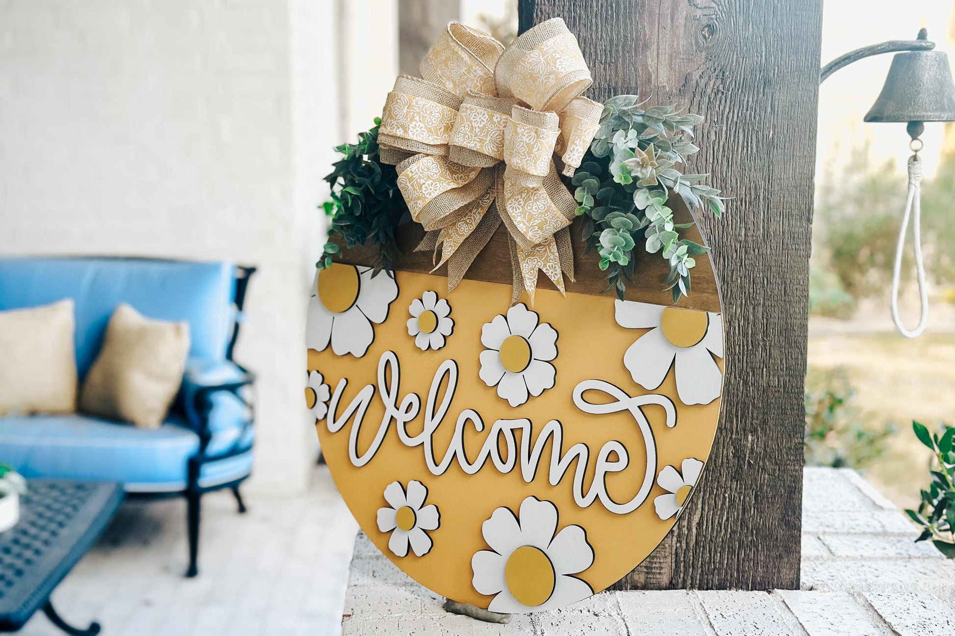 Welcome Sign SVG for Laser Cutters, Floral Door Hanger Design, Daisy Welcome Round, Glowforge Laser File, Summer Porch Decor, Flowers Sign