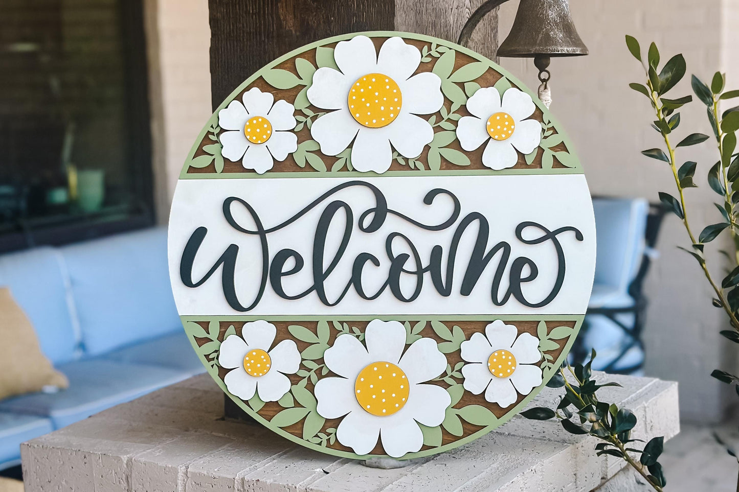 Welcome Sign SVG Laser Cut File - Daisy Floral Round Door Hanger Design - Glowforge, Xtool, Cricut Compatible - DIY Home Decor