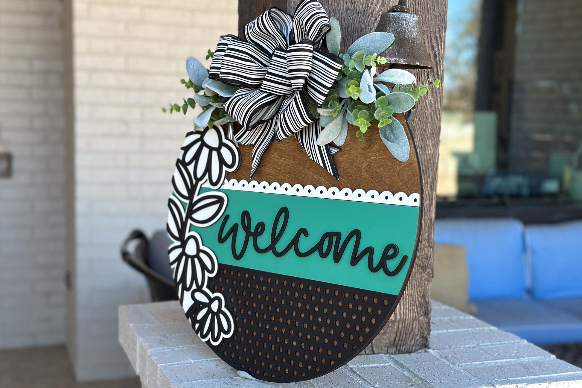 Welcome Door Hanger SVG, Floral Laser Cut File, Layered Round Sign for Glowforge Xtool, DIY Front Door Decor, Farmhouse Wood Sign