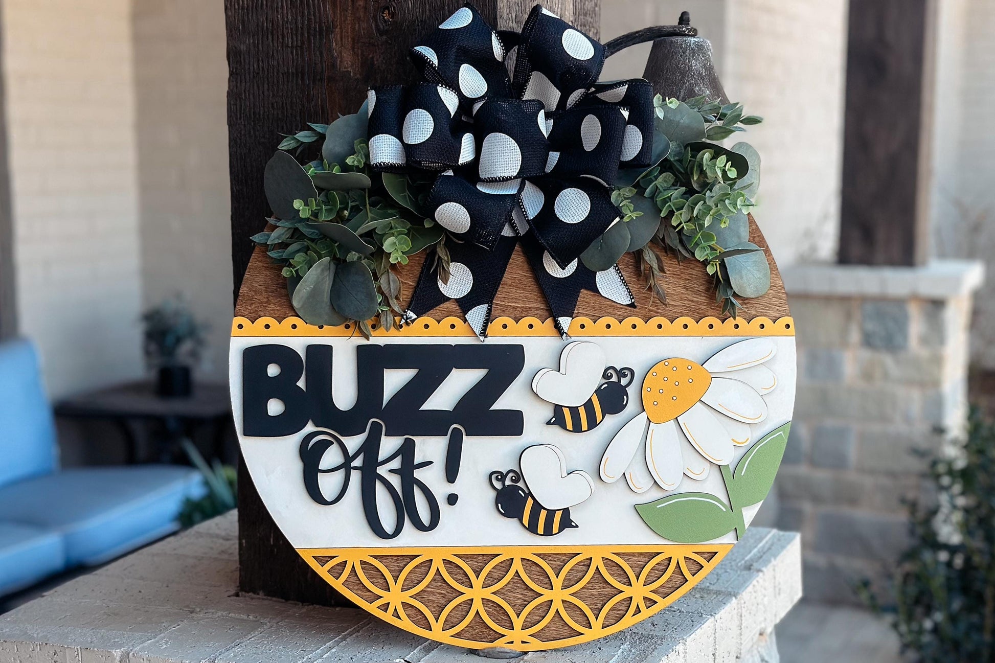 Buzz Off Bee Door Hanger SVG Laser Cut File, Honeybee Daisy Round Sign, Funny Farmhouse Door Sign, Glowforge Laser File, Spring Decor