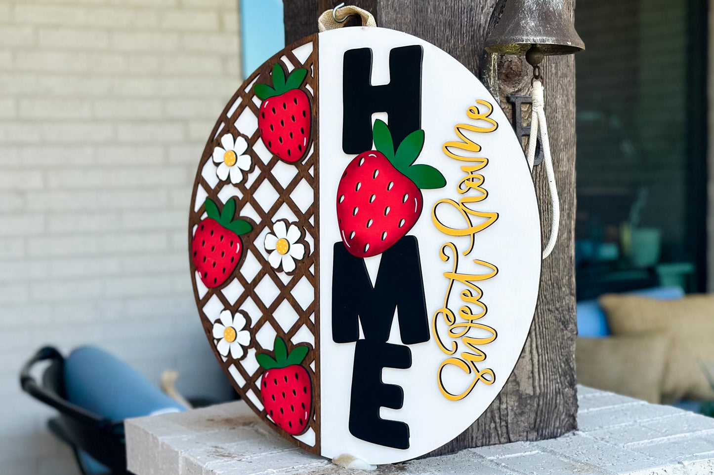 Laser Cut Door Hanger SVG | Strawberry HOME Sign svg File | DIY Round Wood Sign Template | Glowforge xTool Compatible Cut File
