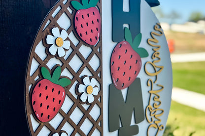 Laser Cut Door Hanger SVG | Strawberry HOME Sign svg File | DIY Round Wood Sign Template | Glowforge xTool Compatible Cut File