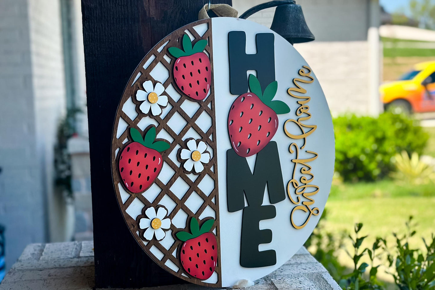 Laser Cut Door Hanger SVG | Strawberry HOME Sign svg File | DIY Round Wood Sign Template | Glowforge xTool Compatible Cut File