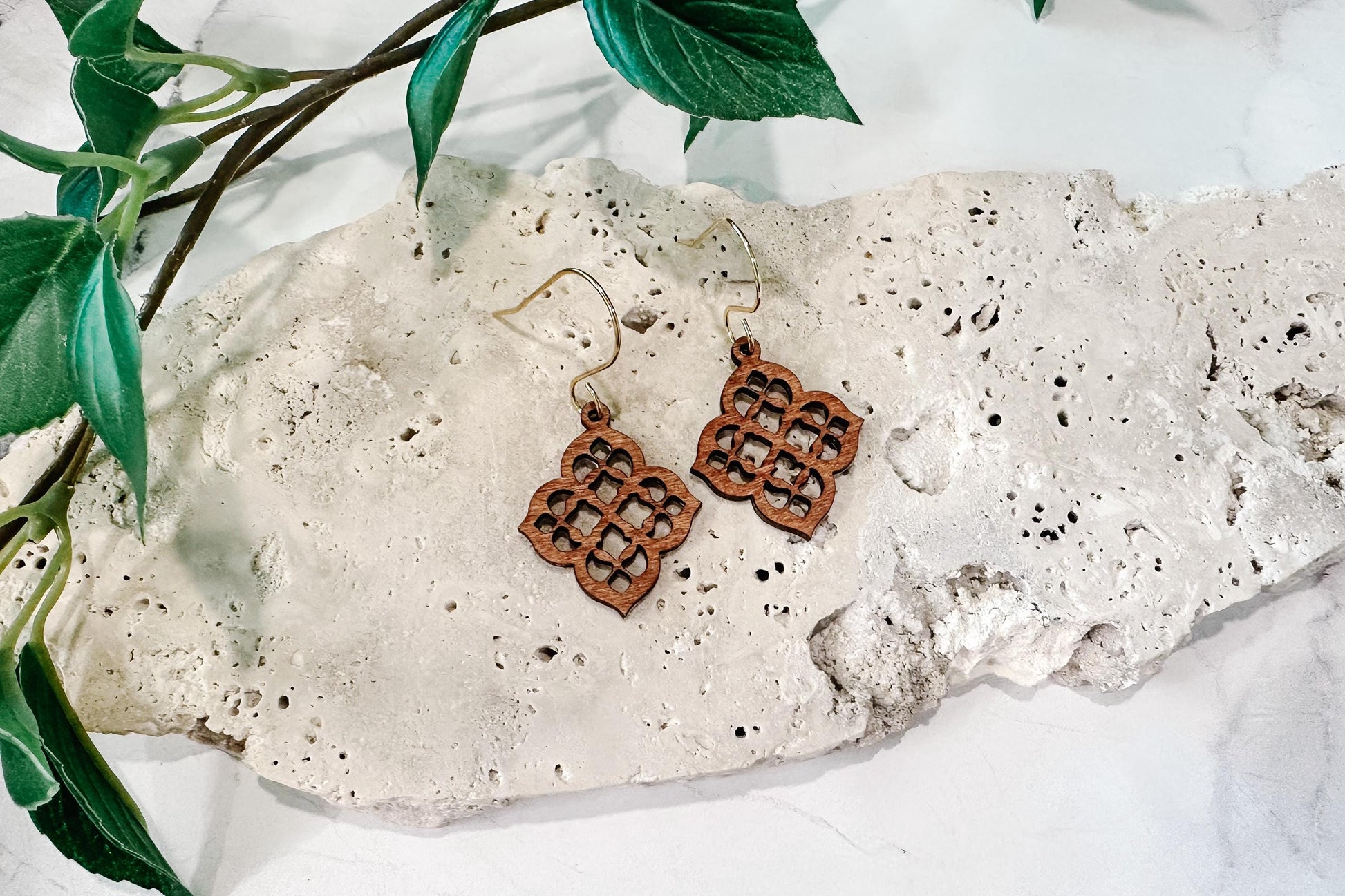 Geometric quatrefoil earring SVG laser cut file – easy lightweight jewelry template, fast cut DIY dangle earrings digital design