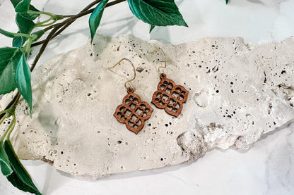 Geometric quatrefoil earring SVG laser cut file – easy lightweight jewelry template, fast cut DIY dangle earrings digital design
