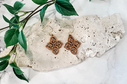 Floral petal earring SVG laser cut file – easy lightweight jewelry template, fast cut DIY flower earrings digital design