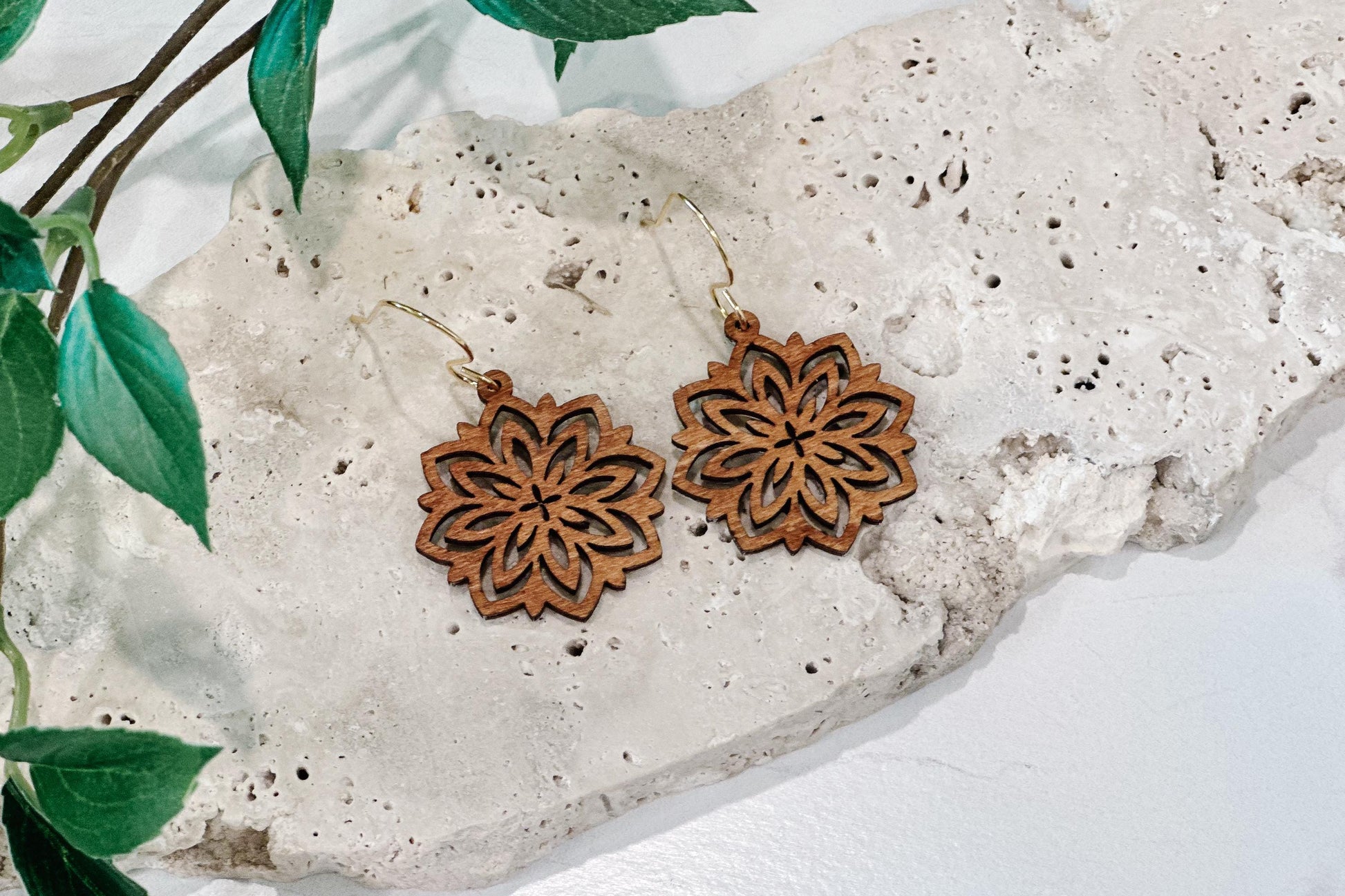 Mandala flower earring SVG laser cut file – easy lightweight jewelry template, fast cut DIY mandala earrings digital design