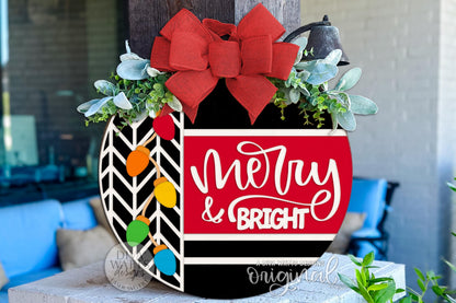 Merry & Bright SVG Round Door Hanger | Christmas Lights Laser Cut File for Glowforge xTool OMTech | Holiday Porch Sign