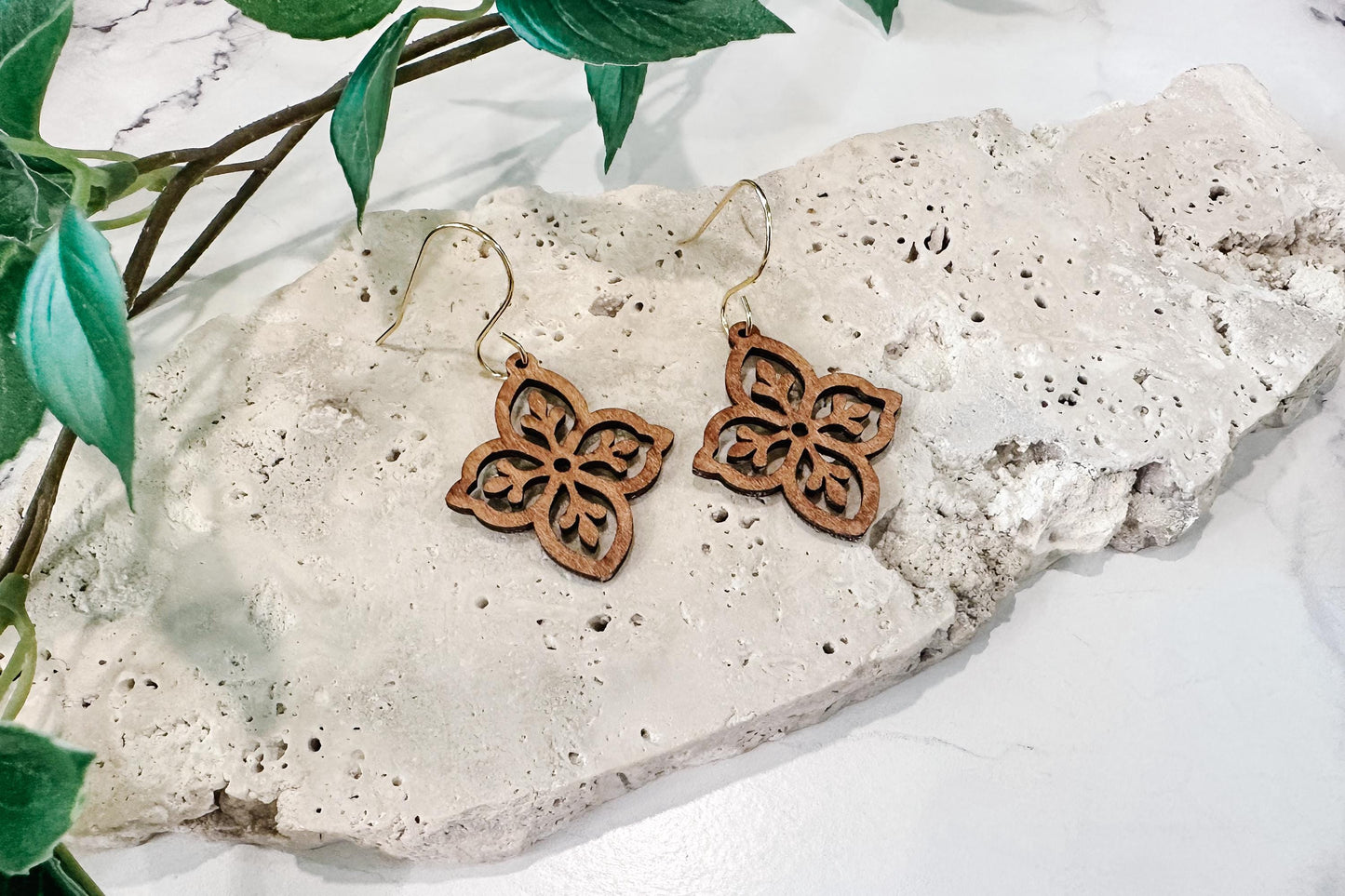 Floral petal earring SVG laser cut file – easy lightweight jewelry template, fast cut DIY flower earrings digital design