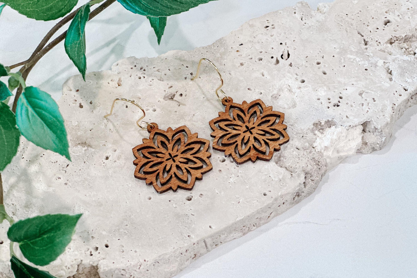 Mandala flower earring SVG laser cut file – easy lightweight jewelry template, fast cut DIY mandala earrings digital design