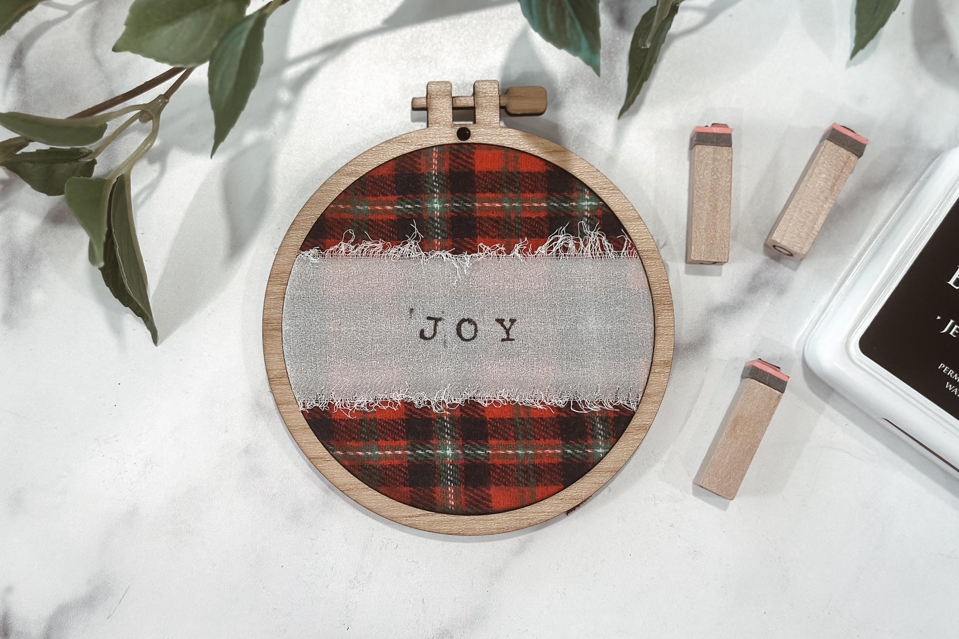 Embroidery Hoop Ornament SVG | Rustic Christmas Round Ornament Laser Cut File | DIY Holiday Décor for Glowforge xTool OMTech