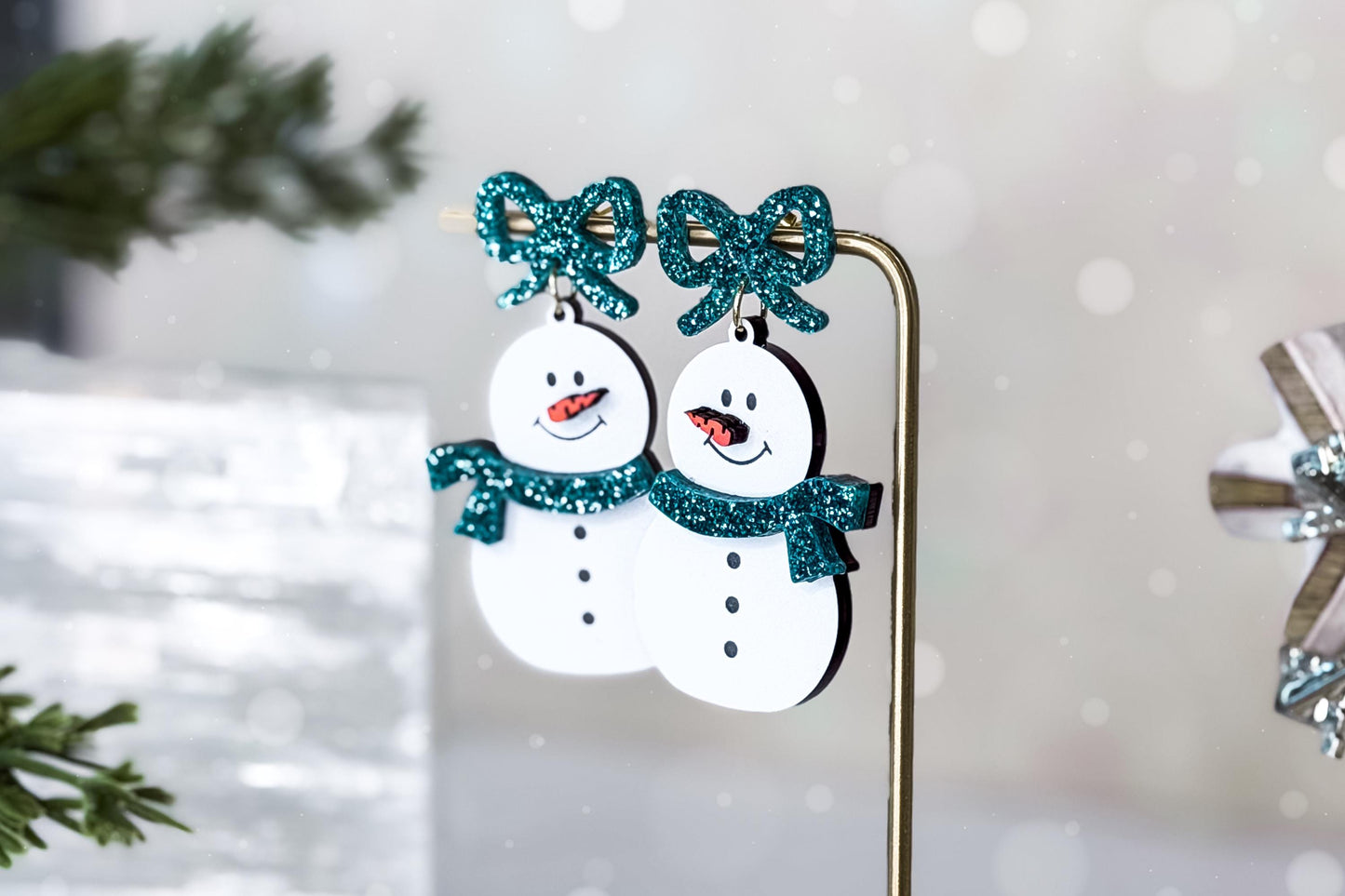 Snowman Earrings SVG | Winter Laser Cut Earring File for Glowforge xTool | Christmas Dangle Jewelry Design for Acrylic or Wood