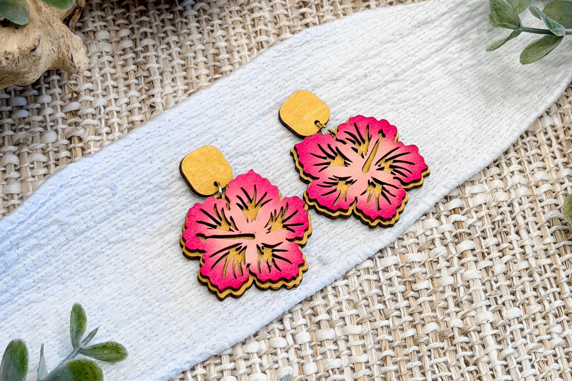 Hibiscus Flower Earrings SVG, Tropical Dangle Earrings Laser Cut File, Floral Jewelry SVG for Glowforge and xTool
