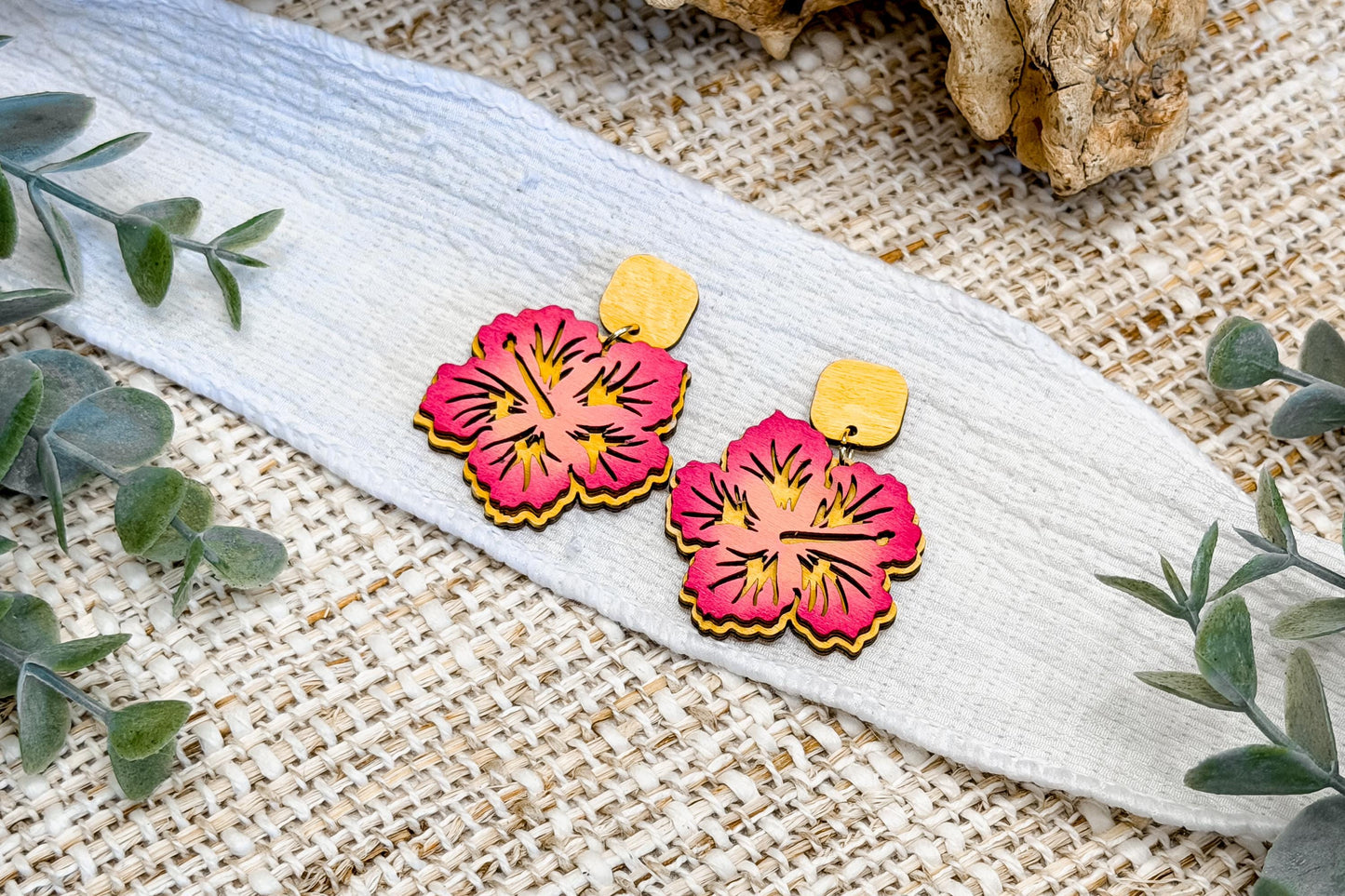 Hibiscus Flower Earrings SVG, Tropical Dangle Earrings Laser Cut File, Floral Jewelry SVG for Glowforge and xTool