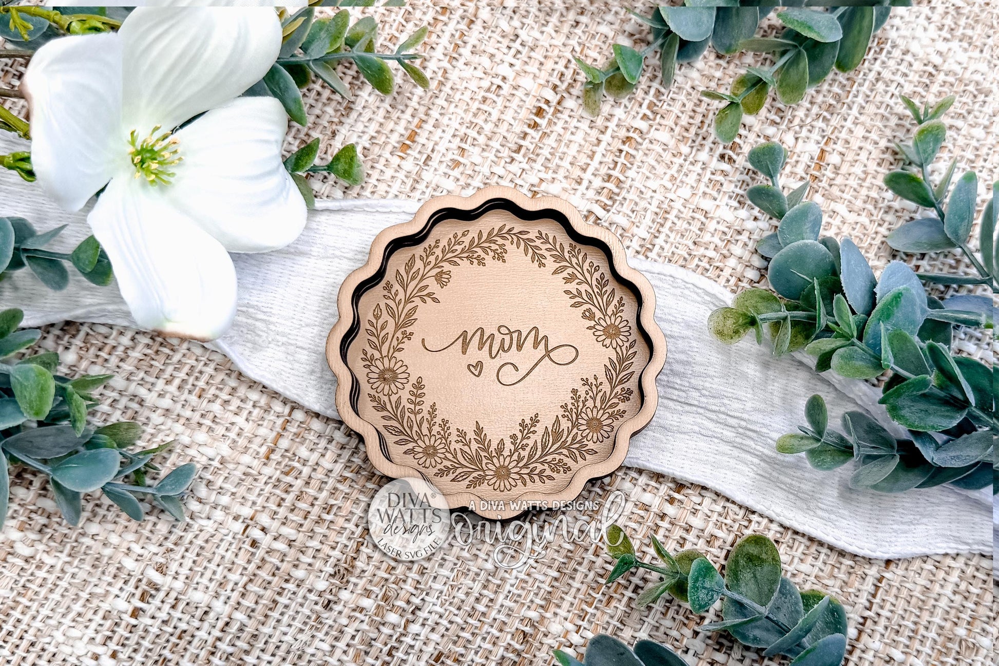 Trinket Tray Engraving SVG With Mom Script And Floral Wreath For Jewelry Dish Or Ring Holder, Meaningful Everyday Keepsake Gift