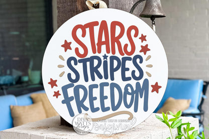 Round Door Hanger SVG Stars Stripes Freedom Patriotic Front Door Sign for Porch and Entryway Decor — Digital Laser SVG and Vinyl SVG Instant Download, Welcoming Front Door Accent by Diva Watts Designs