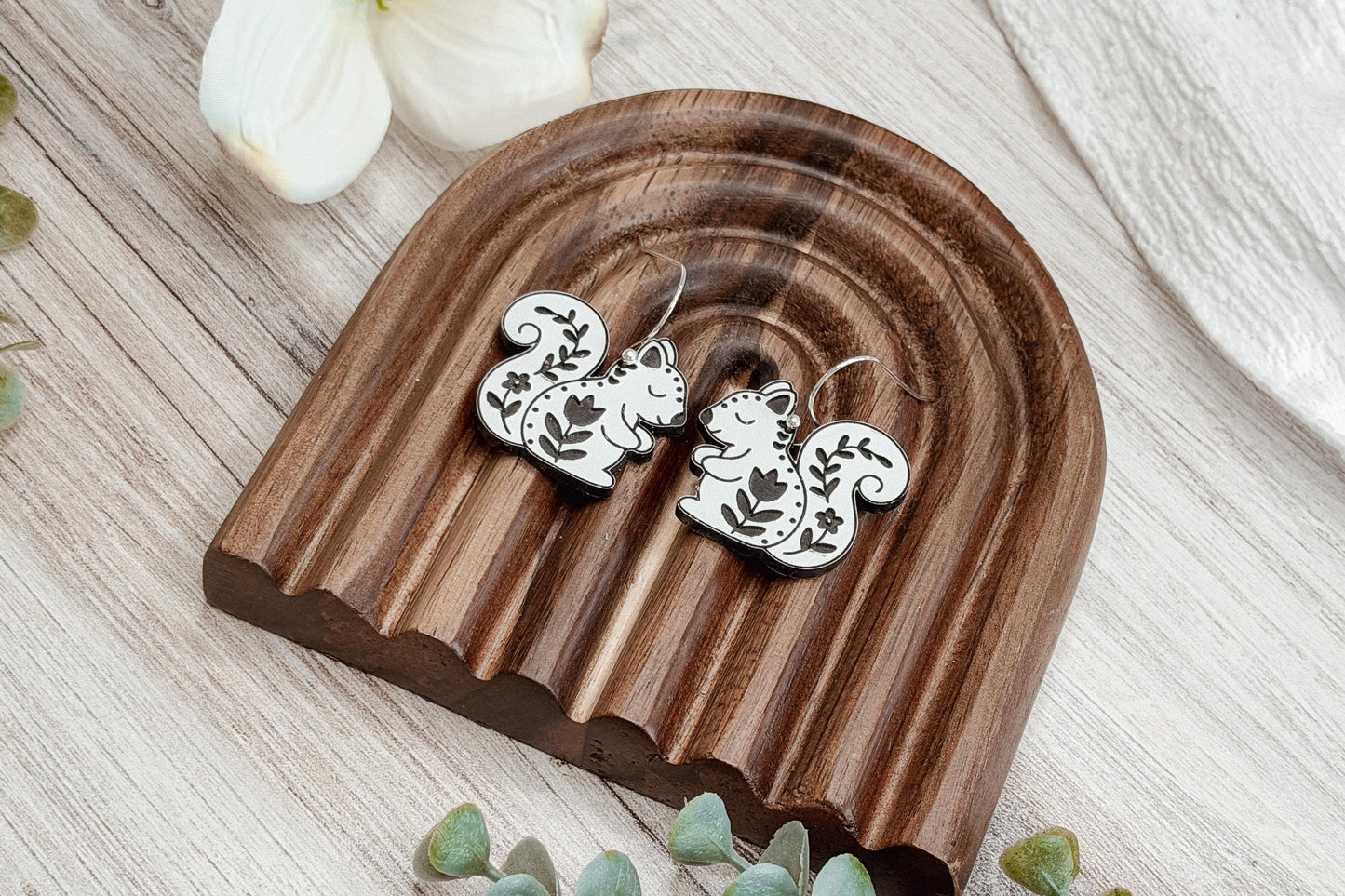 Laser Cut Earring SVG Folk Art Squirrel Cottagecore Woodland Animal Dangle Design for Boutique Handmade Earring Sellers