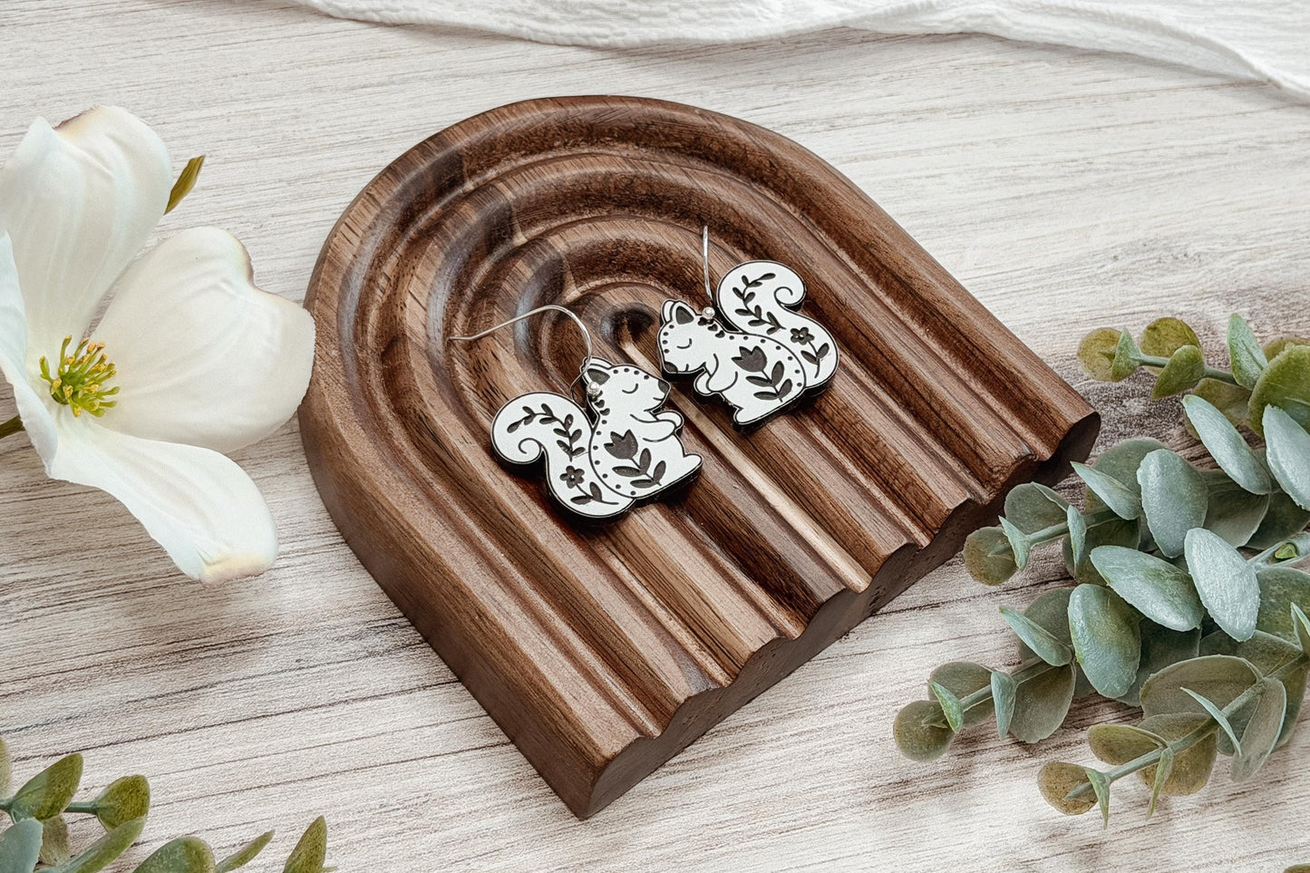 Laser Cut Earring SVG Folk Art Squirrel Cottagecore Woodland Animal Dangle Design for Boutique Handmade Earring Sellers