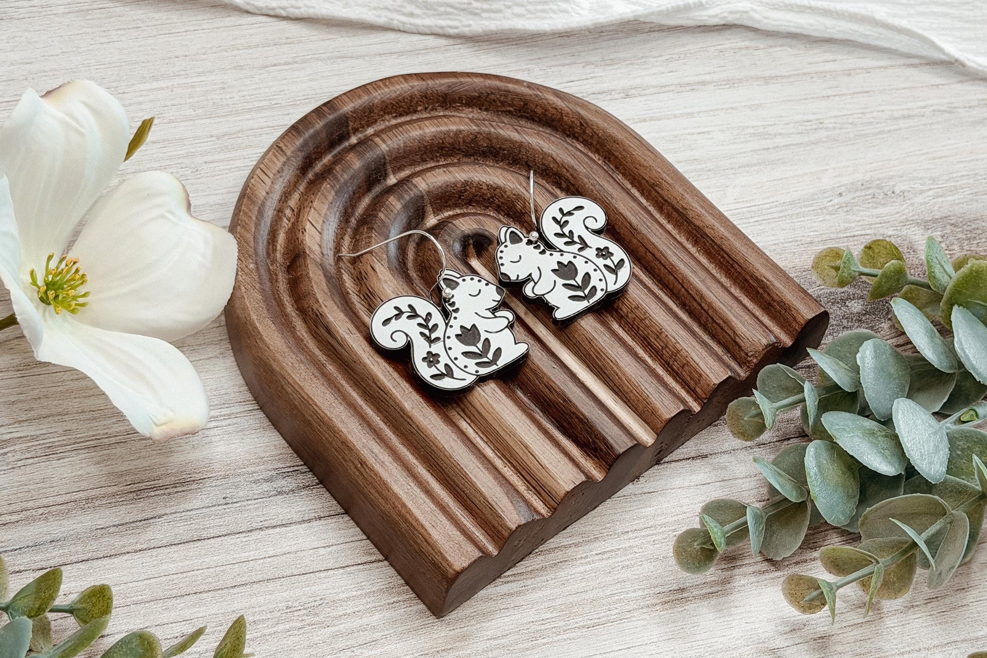 Laser Cut Earring SVG Folk Art Squirrel Cottagecore Woodland Animal Dangle Design for Boutique Handmade Earring Sellers