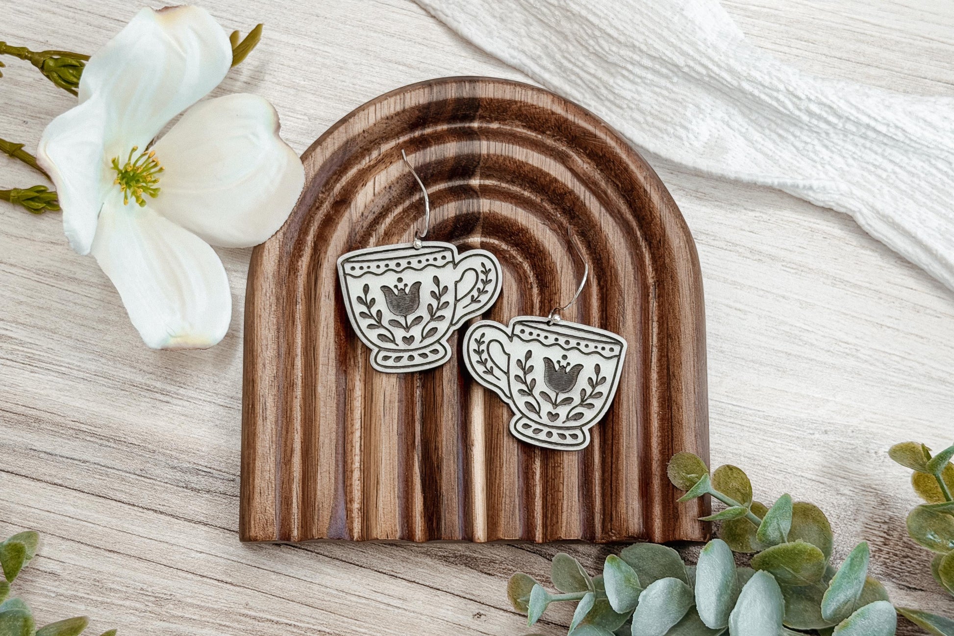 Digital SVG File for Laser Cut Vintage Teacup Dangle Earrings — Instant Download for Glowforge and xTool, Boutique-Style Cottagecore Tea Cup Earring Design Featuring Delicate Floral Engraving for Handmade Jewelry Collections.