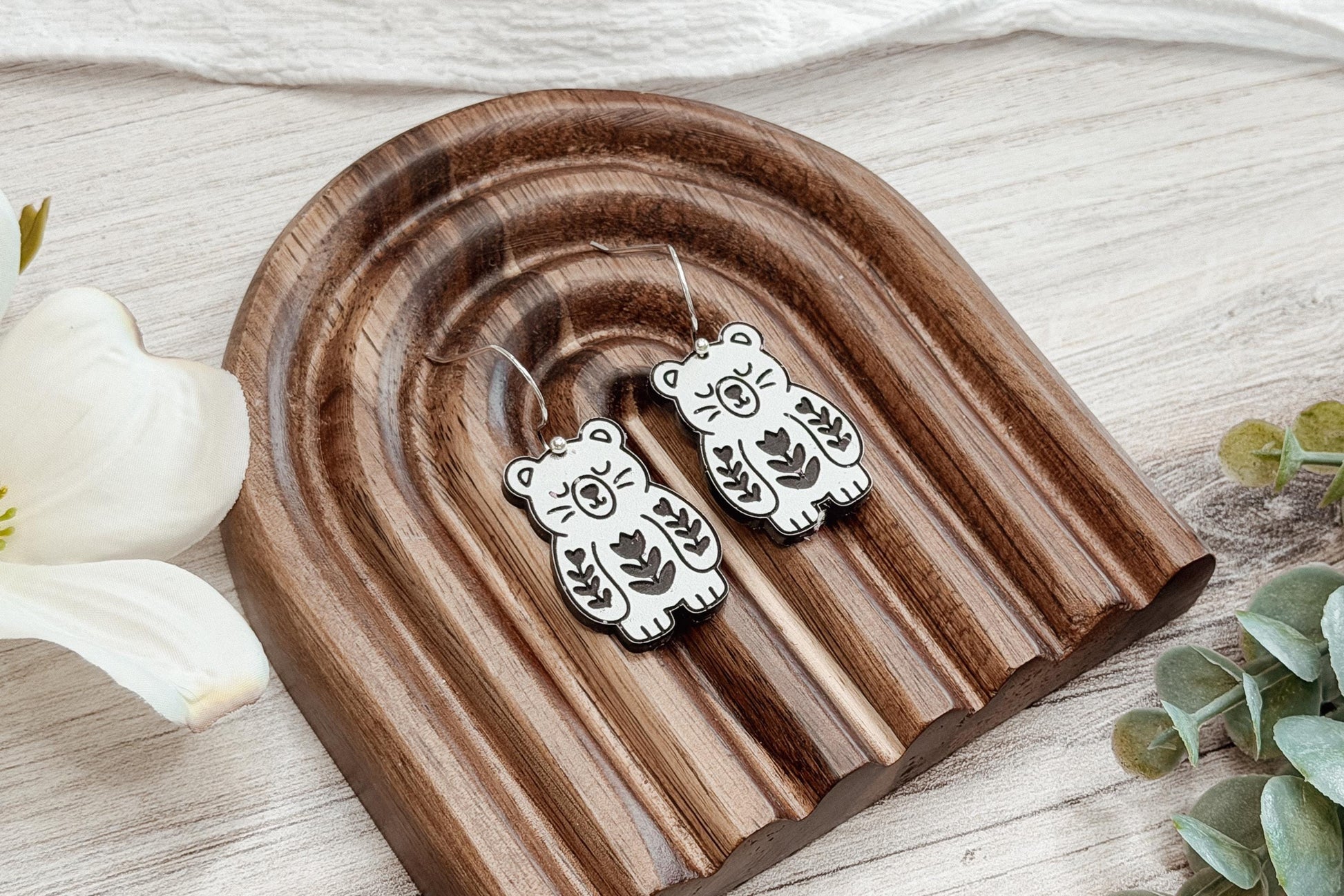 Laser Cut Earring SVG Folk Art Bear Cottagecore Woodland Animal Floral Dangle Design for Boutique Handmade Earring Sellers and Makers