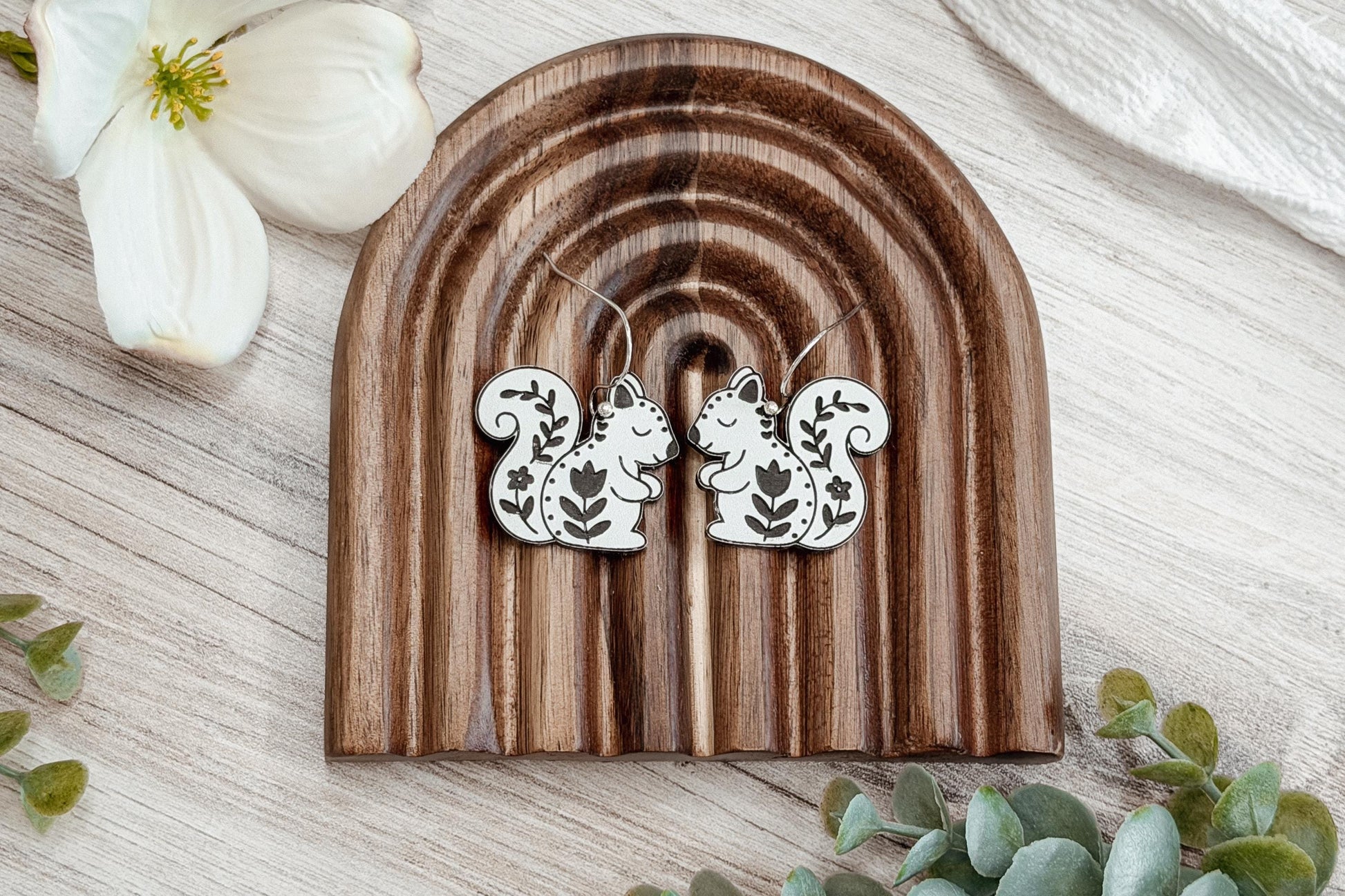 Laser Cut Earring SVG Folk Art Squirrel Cottagecore Woodland Animal Dangle Design for Boutique Handmade Earring Sellers